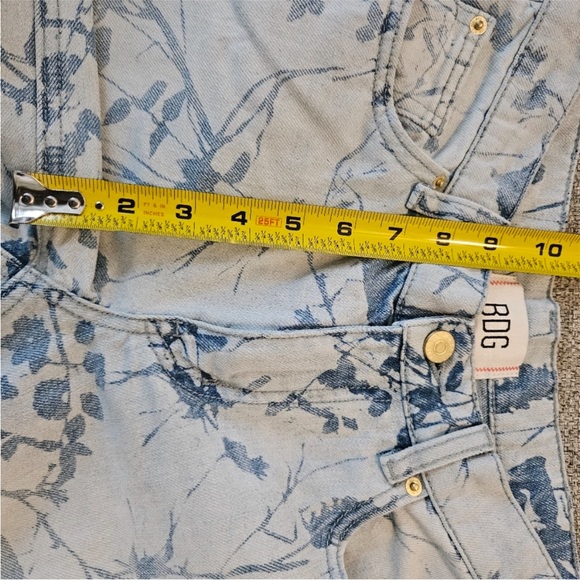 Wide-Leg Floral Denim - Picture 6 of 10